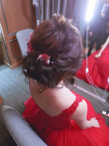 新娘秘書 | 新娘造型 | 新秘RITA | 好媳婦髮型 | 浪漫捲髮 | 低髮髻 | 髮絲感 | 蕾絲長頭紗 | 圓眼