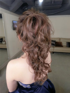 新娘秘書 | 北部新秘 | 新秘推薦 | 盤髮 | 浪漫捲髮 | 蕾絲長頭紗 | 乾燥花不凋花 | 花環 | 高馬尾 | 線條感 | 裸妝